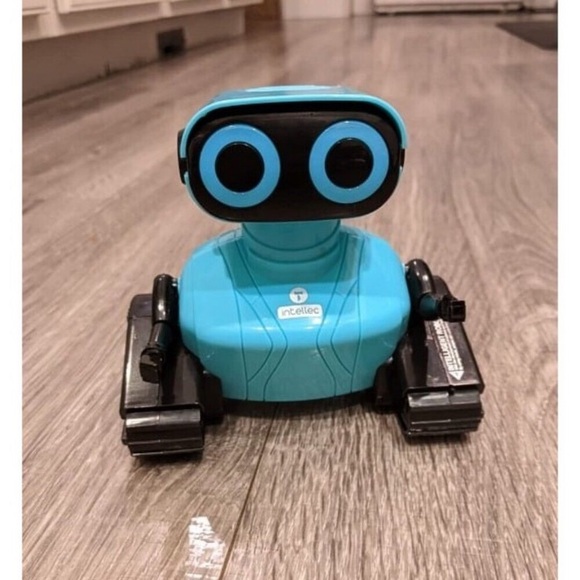 New Robot Toys, Remote Control Robot Toy, RC Robots for Kids with LED Eyes - Picture 1 of 3